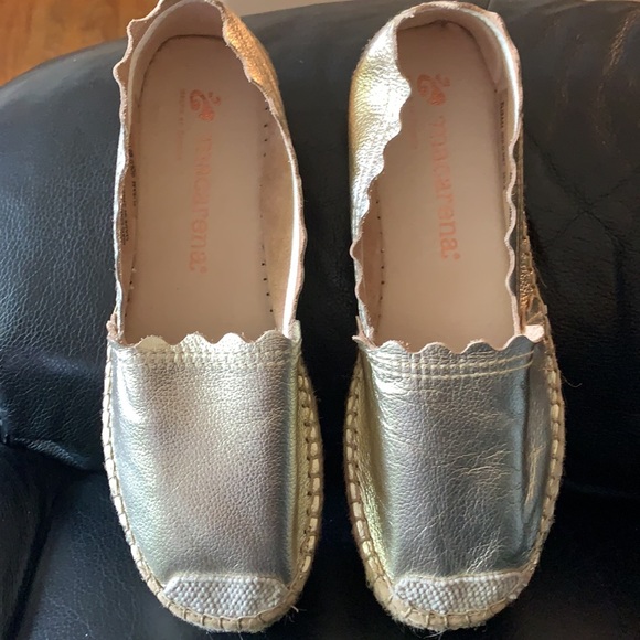 Macarena gold flats, size 7.5 - Picture 4 of 4
